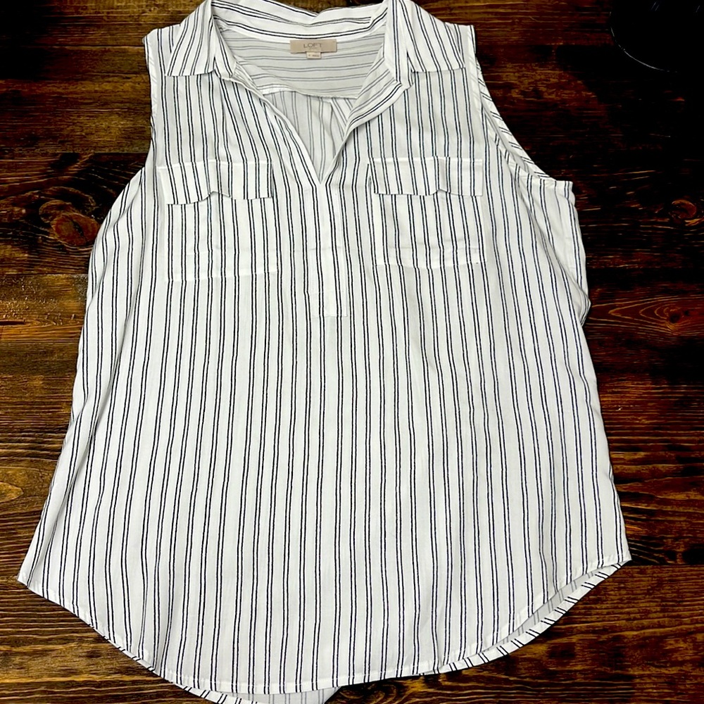 Loft pinstripe tank with collar, Size S